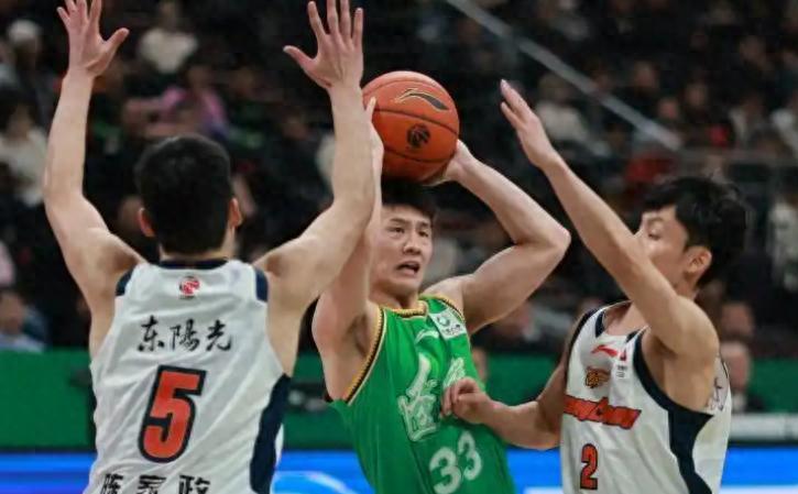 意昂体育入口-CBA常规赛明天1月13日赛程：广东PK南京，上海PK深圳，广厦PK新疆