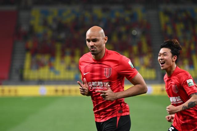 意昂体育下载-费利佩戴帽蓉城5连胜 徐正源：这是相互信任的结果