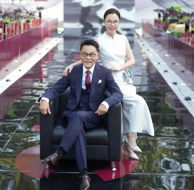 意昂体育下载-当当创始人李国庆喊话华与华、罗永浩帮西贝一把：将自掏腰包和贾国龙开新公司，这事不用跟老婆商量