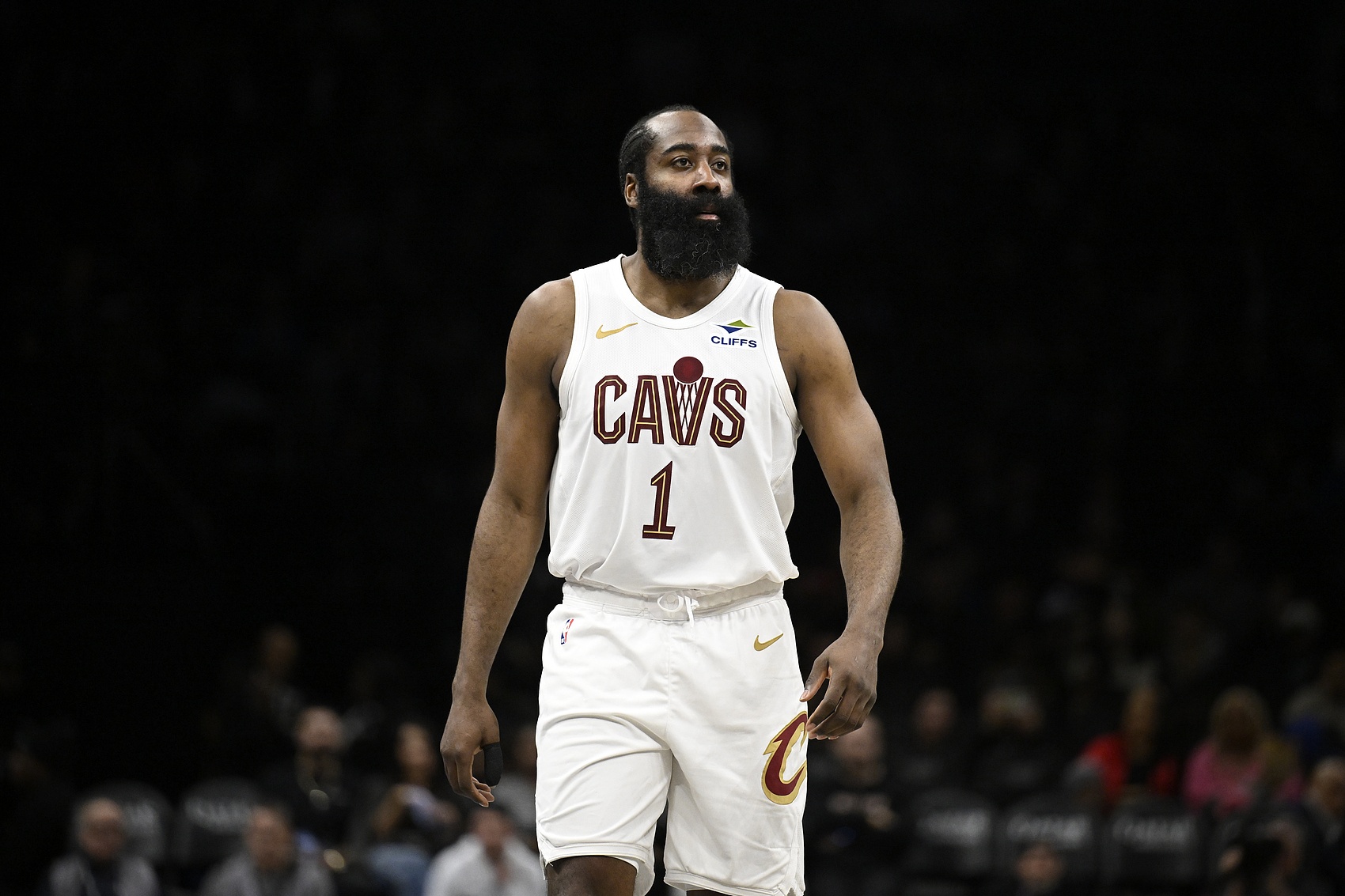 意昂体育入口-媒体人：这支骑士是残阵 米切尔没打 但还是能与活塞一较高下