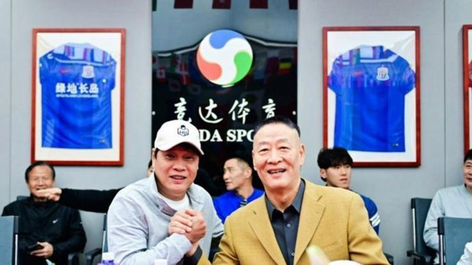 意昂体育下载-你踢你的苏超、我玩我的街超，上海16区相继吹响社会足球新玩法的冲锋号角
